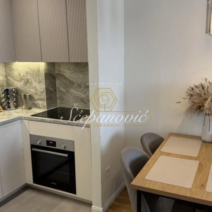 Stan Prodaja Novi Sad  42 m2