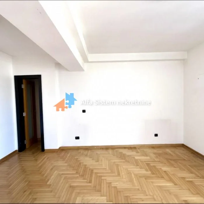 Stan Prodaja Beograd Kalenić Pijaca 208 m2