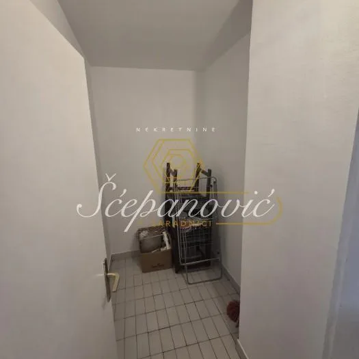 Trosoban stan za izdavanje, Bulevar Oslobođenja, Novi Sad, 88m², 650 €/mes