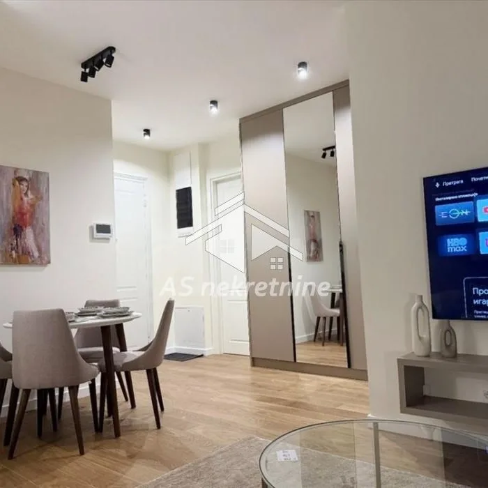 Stan Izdavanje Beograd Kalenić Pijaca 55 m2