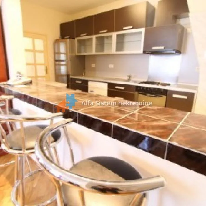 Stan Izdavanje Beograd Banovo Brdo 140 m2