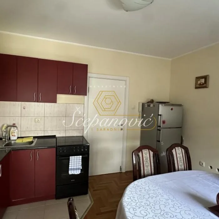 Stan Izdavanje Novi Sad  64 m2