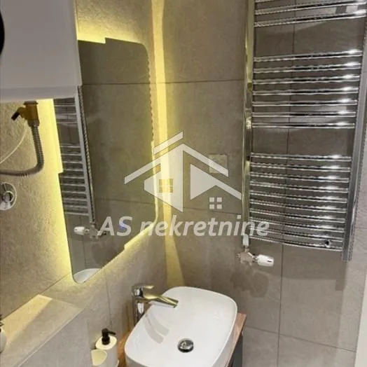 Dvosoban stan za izdavanje, Kalenić Pijaca, Beograd, 55m², 4. sprat, 1.300 €/mes