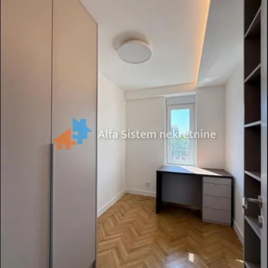 Četvorosoban stan za izdavanje, Bežanijska Kosa 2, Beograd, 90m², 4. sprat, 2.000 €/mes