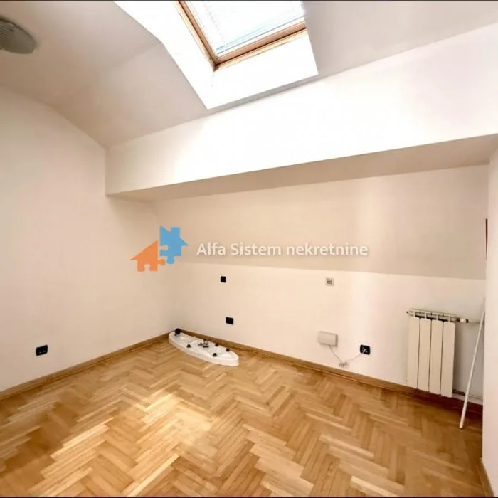 Višesoban stan za izdavanje, Kalenić Pijaca, Beograd, 207m², 2.200 €/mes