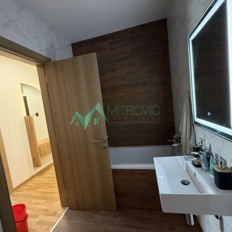 Trosoban stan za izdavanje, Salajka, Novi Sad, 68m², 2. sprat, 1.100 €/mes