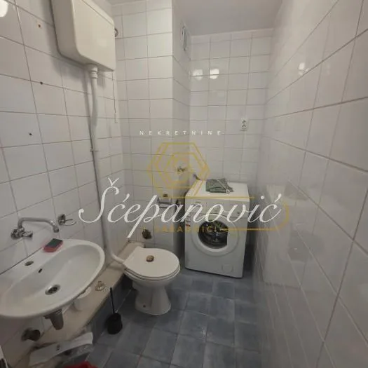 Trosoban stan za izdavanje, Bulevar Oslobođenja, Novi Sad, 88m², 650 €/mes