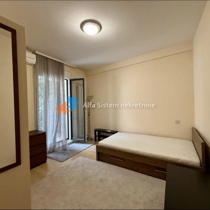 Stan Izdavanje Beograd Neimar 185 m2