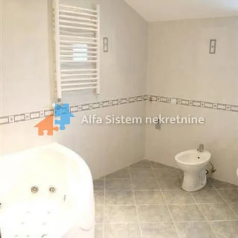 Višesoban stan za izdavanje, Dedinje, Beograd, 300m², 1. sprat, 2.500 €/mes