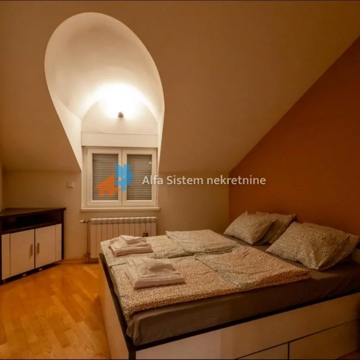 Četvorosoban stan za izdavanje, Obilićev Venac, Beograd, 140m², 1. sprat, 1.800 €/mes