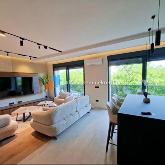 Stan Izdavanje Beograd Zeleno Brdo 82 m2