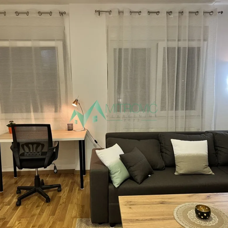 Stan Izdavanje Novi Sad  28 m2