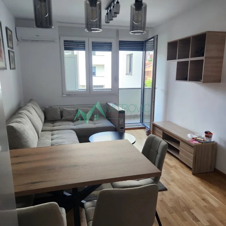 Stan Izdavanje Novi Sad  41 m2