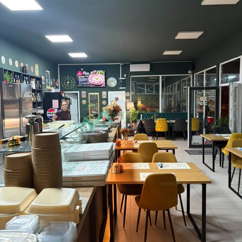 Lokal Izdavanje Novi Sad  90 m2