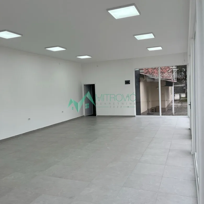 Lokal Izdavanje Novi Sad  90 m2