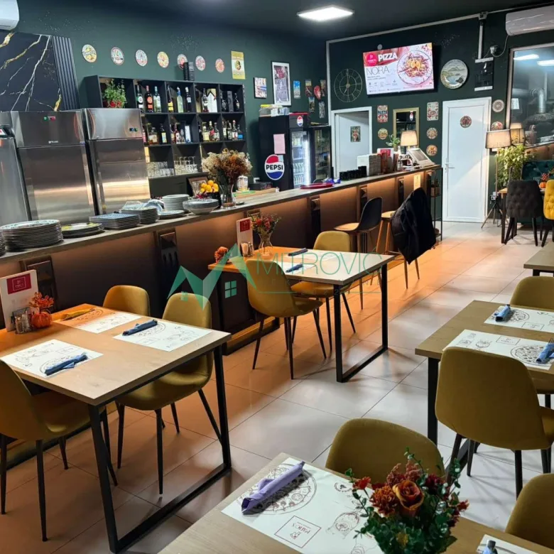 Lokal Izdavanje Novi Sad  90 m2