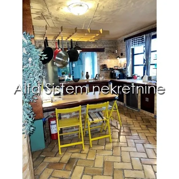 Kuća za izdavanje, Banjica, Beograd, 360m², 4.000 €/mes