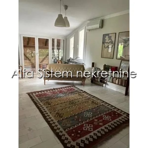 Stan Izdavanje Beograd Neimar 250 m2