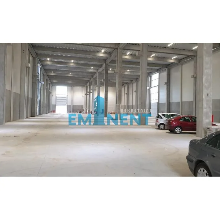 Lokal Izdavanje Stara Pazova  4500 m2