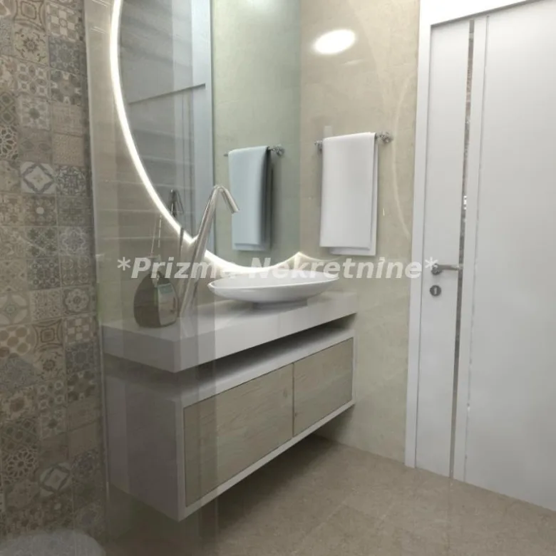 Trosoban stan na prodaju, Jagodina, 221m², 279.508 €