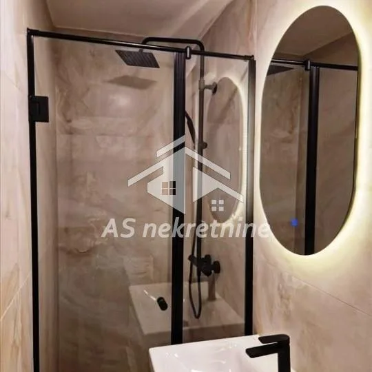 Trosoban stan za izdavanje, Francuska, Beograd, 40m², 850 €/mes