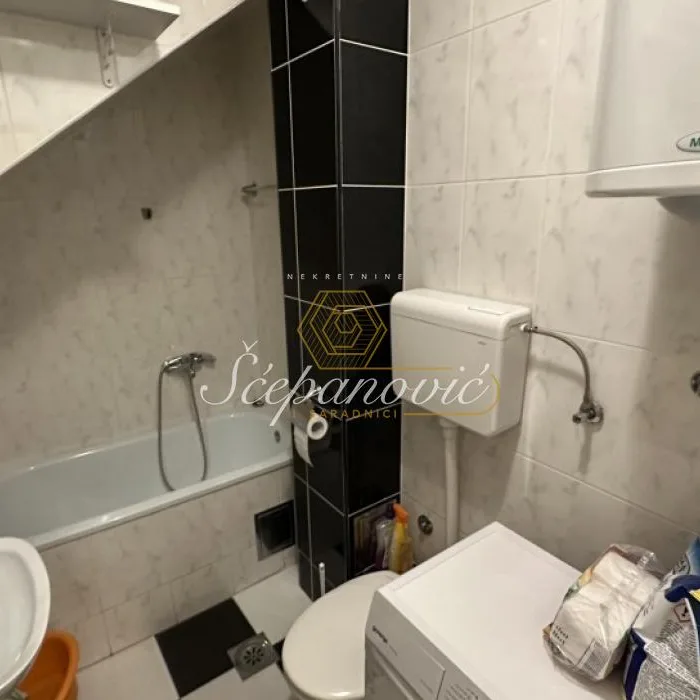 Stan Izdavanje Novi Sad  64 m2