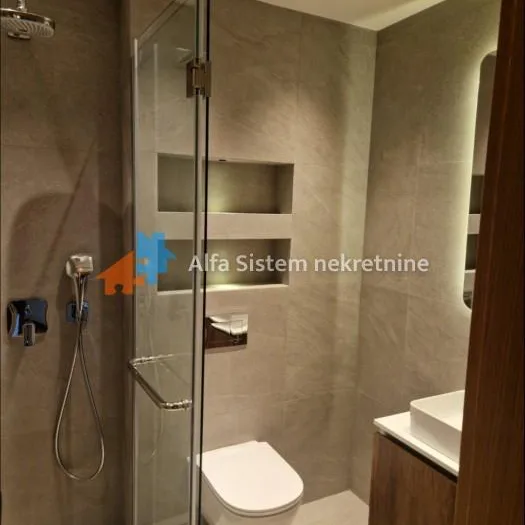 Trosoban stan za izdavanje, Dedinje, Beograd, 66m², 1.350 €/mes