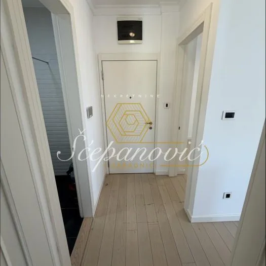 Stan Izdavanje Novi Sad  57 m2