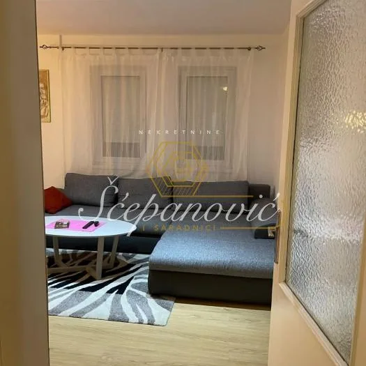 Stan Izdavanje Novi Sad  90 m2