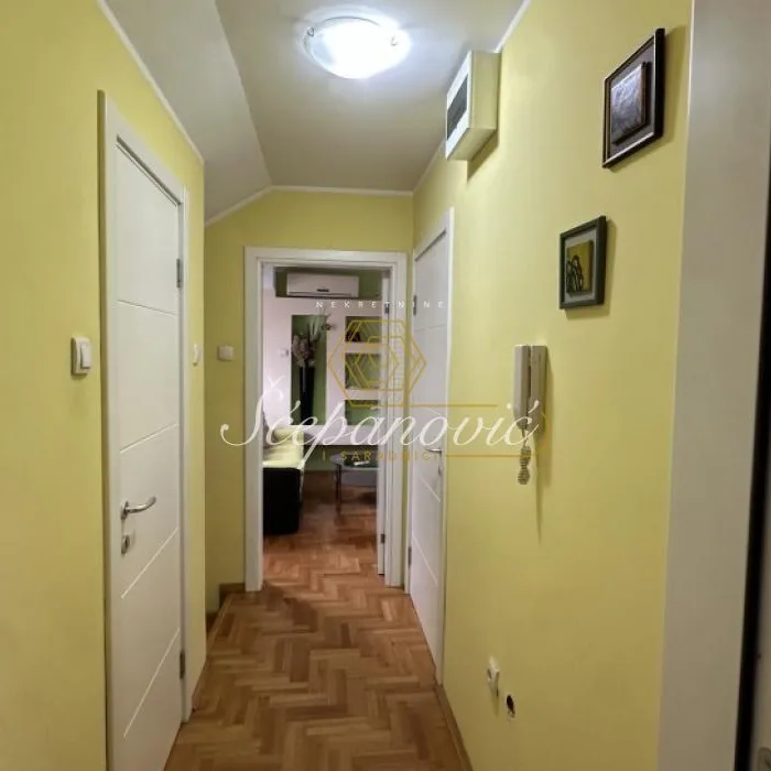 Stan Izdavanje Novi Sad  64 m2