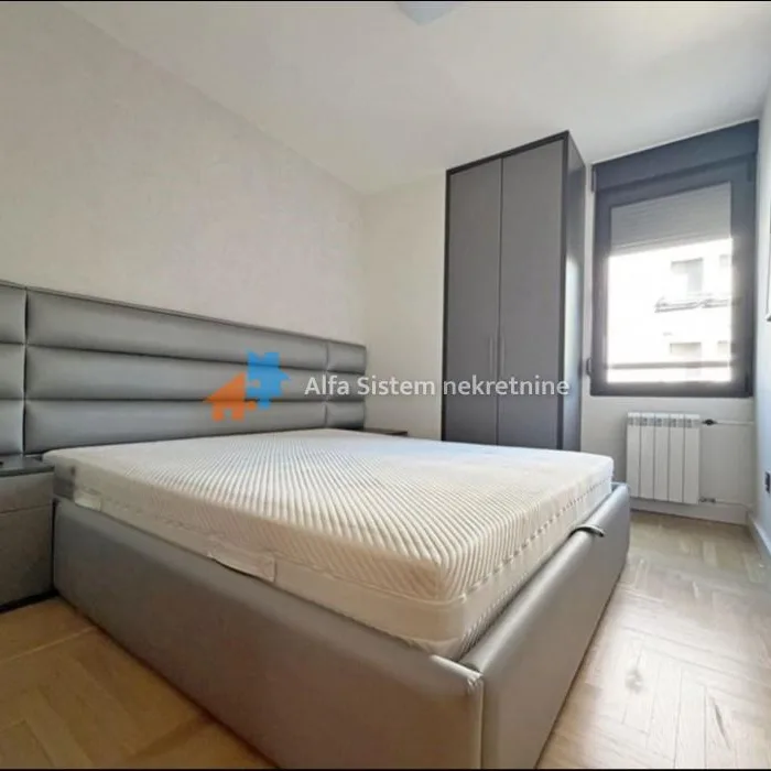 Trosoban stan za izdavanje, Banovo Brdo, Beograd, 76m², 2. sprat, 1.250 €/mes