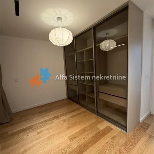 Trosoban stan za izdavanje, Crveni Krst, Beograd, 125m², 2.000 €/mes