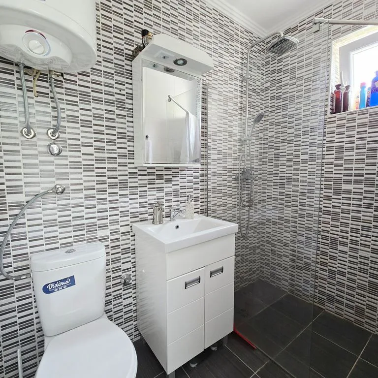 Kuća na prodaju, Čardak, Novi Sad, 244m², 1. sprat, 490.000 €