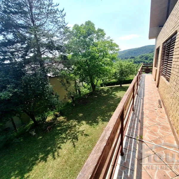 Kuća Prodaja Irig  178 m2