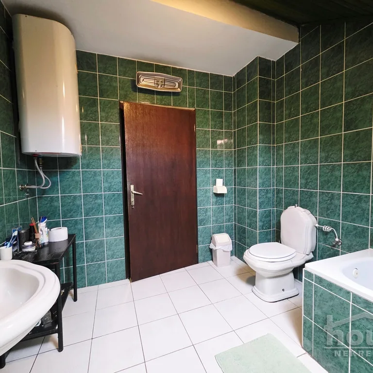 Kuća na prodaju, Temerin, 158m², 241.500 €
