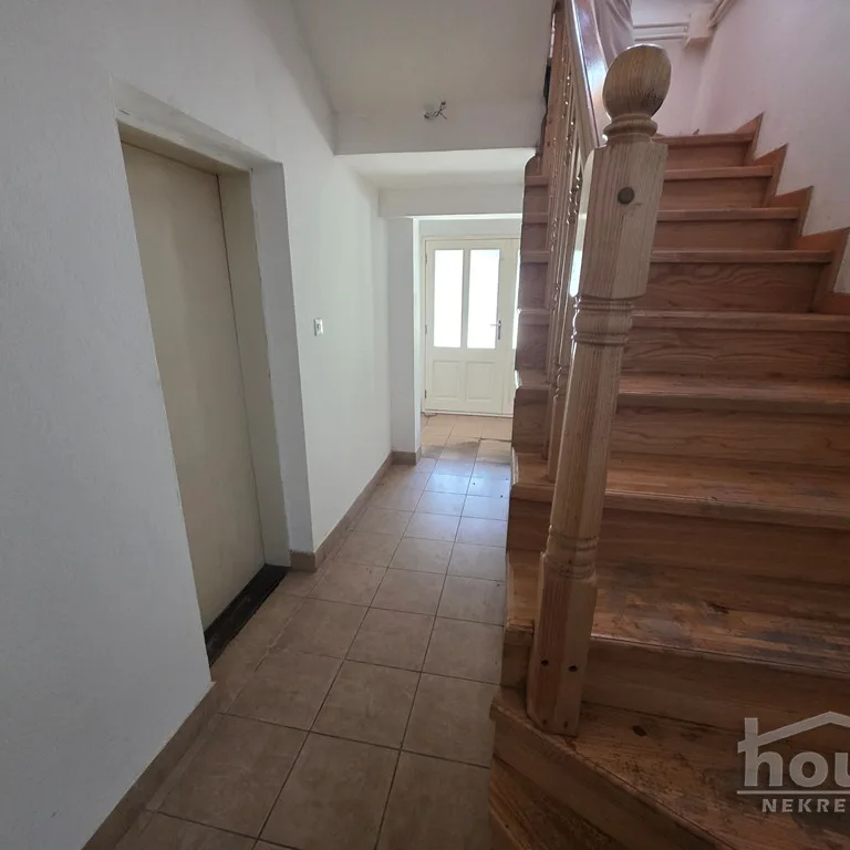 Lokal na prodaju, Beočin, 2040m², 951.000 €