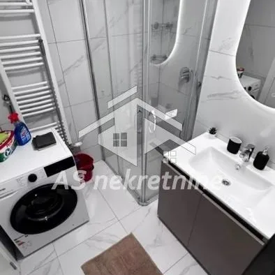 Dvosoban stan za izdavanje, Saobraćajni Fakultet, Beograd, 45m², 900 €/mes