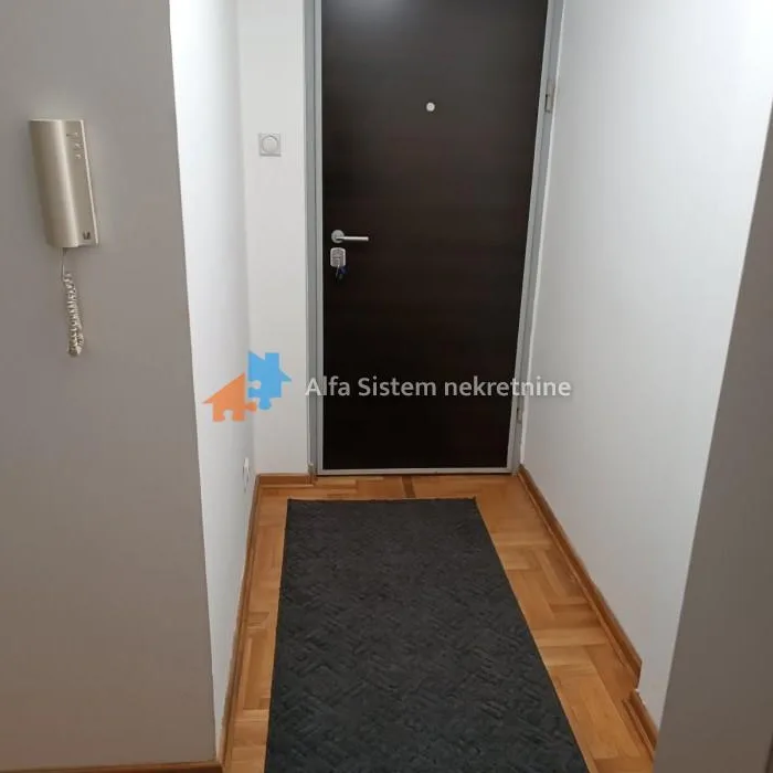 Trosoban stan za izdavanje, Južni Bulevar, Beograd, 55m², 1. sprat, 750 €/mes