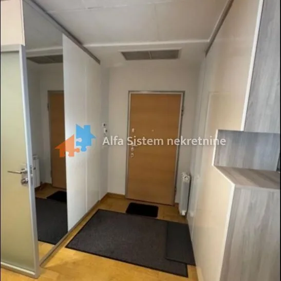Trosoban stan za izdavanje, Vukov Spomenik, Beograd, 125m², 1.800 €/mes