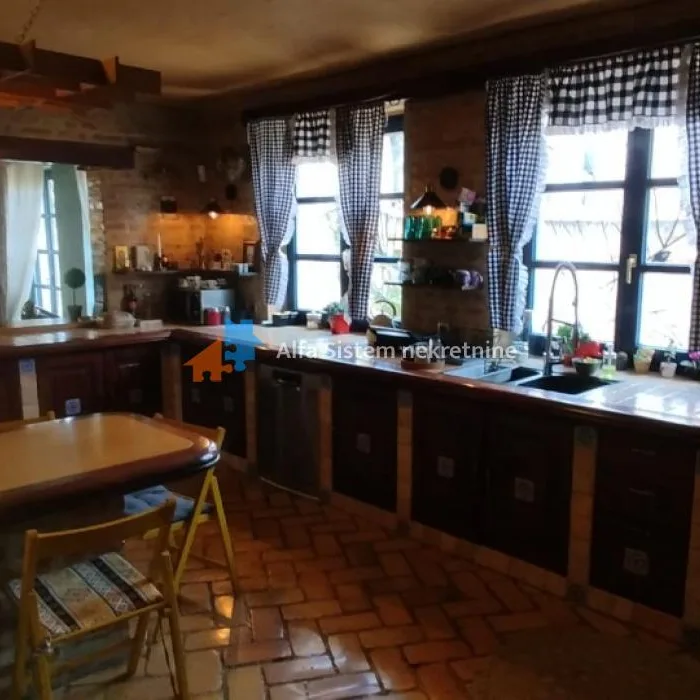 Kuća Izdavanje Beograd Banjica 360 m2