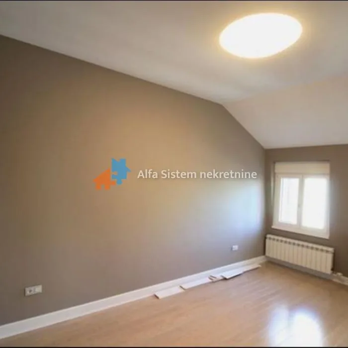 Četvorosoban stan za izdavanje, Hram Svetog Save, Beograd, 180m², 3.000 €/mes