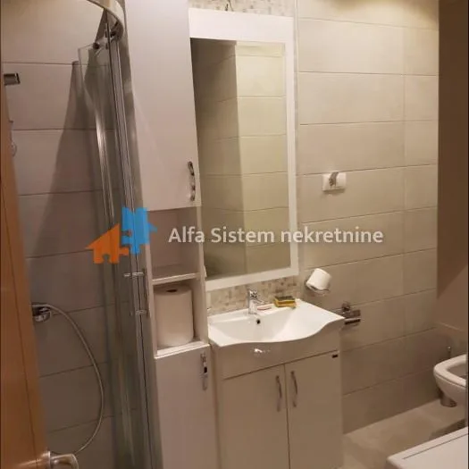 Trosoban stan za izdavanje, Đeram Pijaca, Beograd, 62m², 690 €/mes