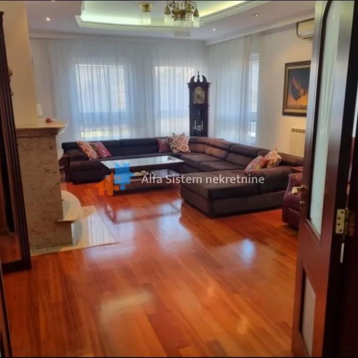 Stan Izdavanje Beograd Dorćol 120 m2