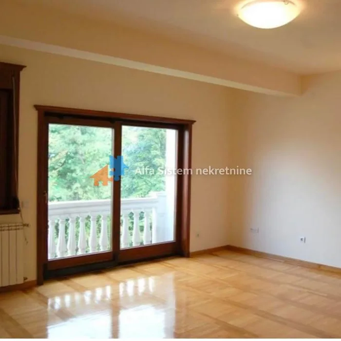 Višesoban stan za izdavanje, Dedinje, Beograd, 250m², 2.200 €/mes