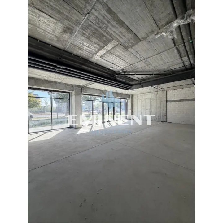 Lokal Izdavanje Beograd Blok 65 100 m2