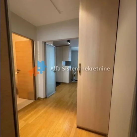 Trosoban stan za izdavanje, Vukov Spomenik, Beograd, 125m², 1.800 €/mes