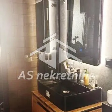 Dvosoban stan za izdavanje, Blok 21, Beograd, 60m², 1.300 €/mes