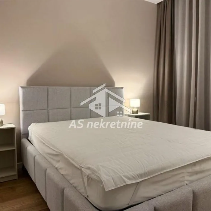 Stan Izdavanje Beograd Kalenić Pijaca 55 m2