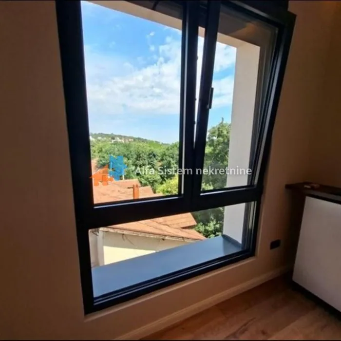 Trosoban stan za izdavanje, Zeleno Brdo, Beograd, 82m², 1.500 €/mes