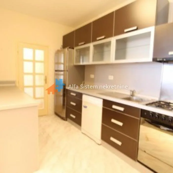 Stan Izdavanje Beograd Banovo Brdo 140 m2